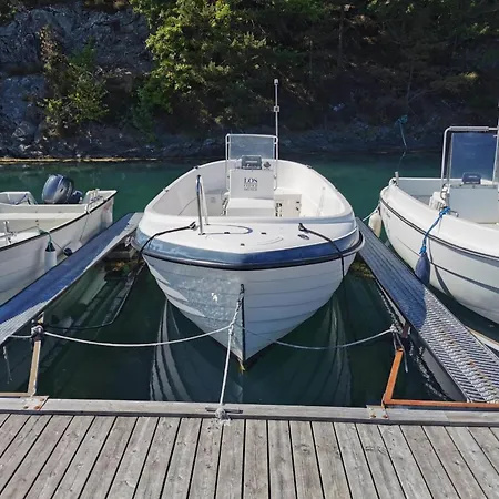 Tyttebaerhytta By Interhome